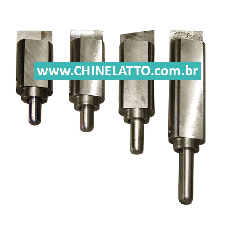 Acces. Normal: (4) Cuchillas de widea soldada y afilada para alesado em baja rotacción.