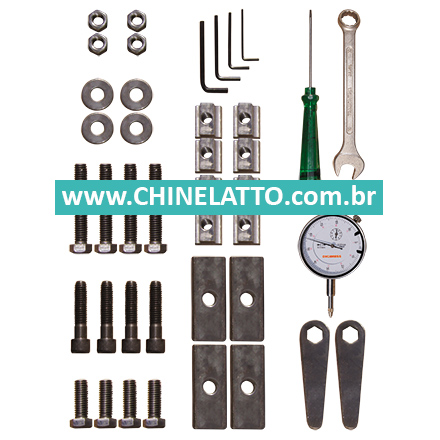 Juego de llaves y accesórios de servicio.