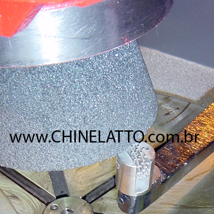 DISPOSITIVO PARA DRESSAR REBOLO