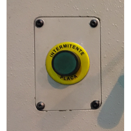 BOTÃO PARA GIRO INTERMITENTE DA PLACA