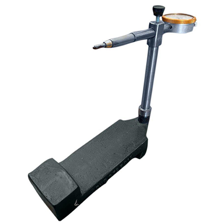 Crankshaft centering fixture with dial indicato