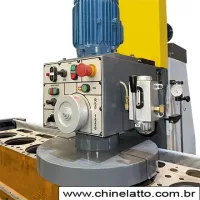 Fine feed in headstock